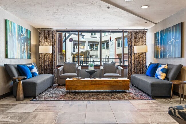 Building Photo - 535 South Park Avenue