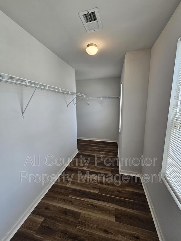 Building Photo - 316 Freeman Cir