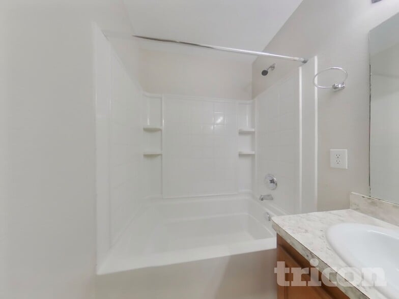 Building Photo - 3608 Clydesdale Dr