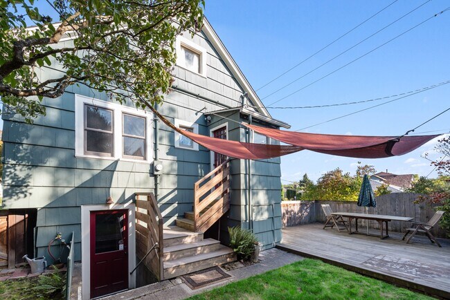 Building Photo - 4701 36th Ave NE