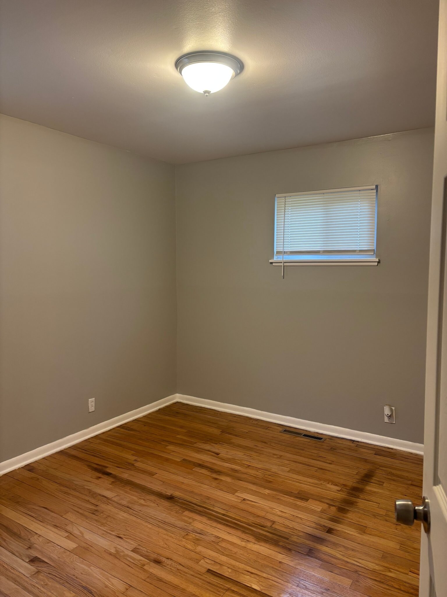 Building Photo - 1034 McKeighan Ave