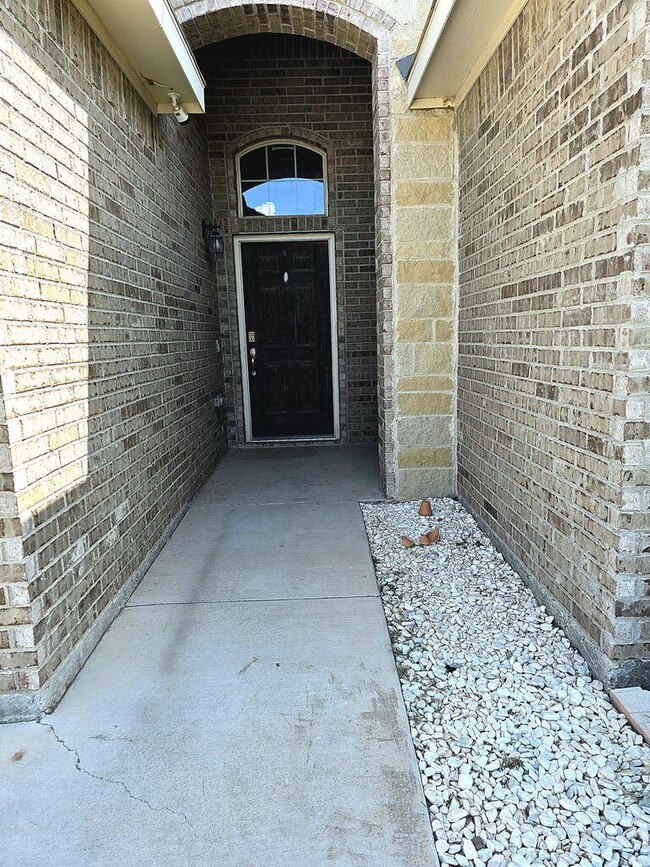 Building Photo - 7310 Fossell Ranch Rd