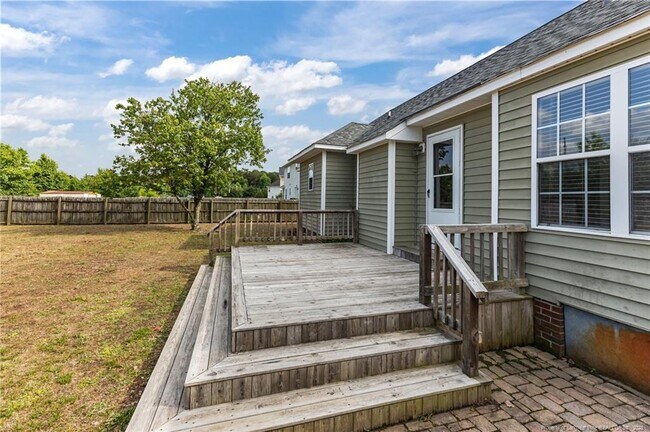 Building Photo - 1323 Shoshone Pl