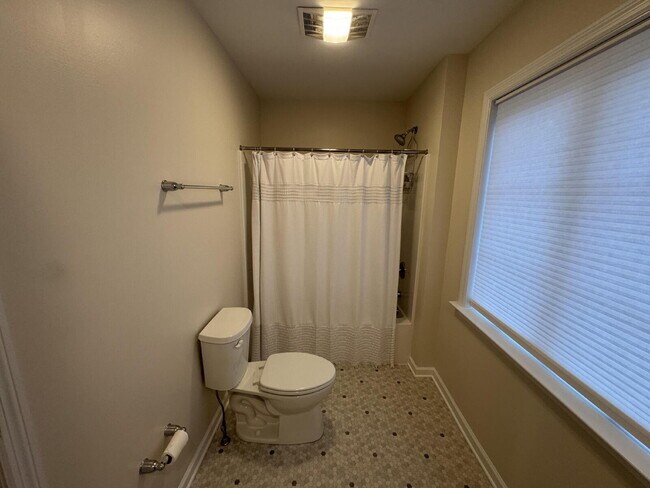 Building Photo - 661 Buck Drive