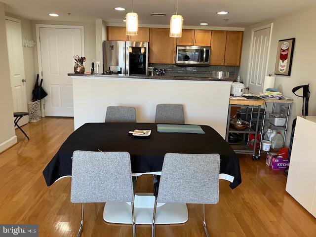 Building Photo - 1220 N Fillmore St