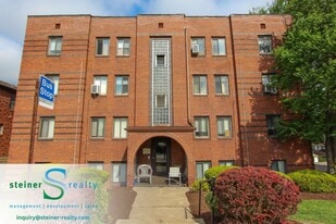 Building Photo - Brentwood Manor