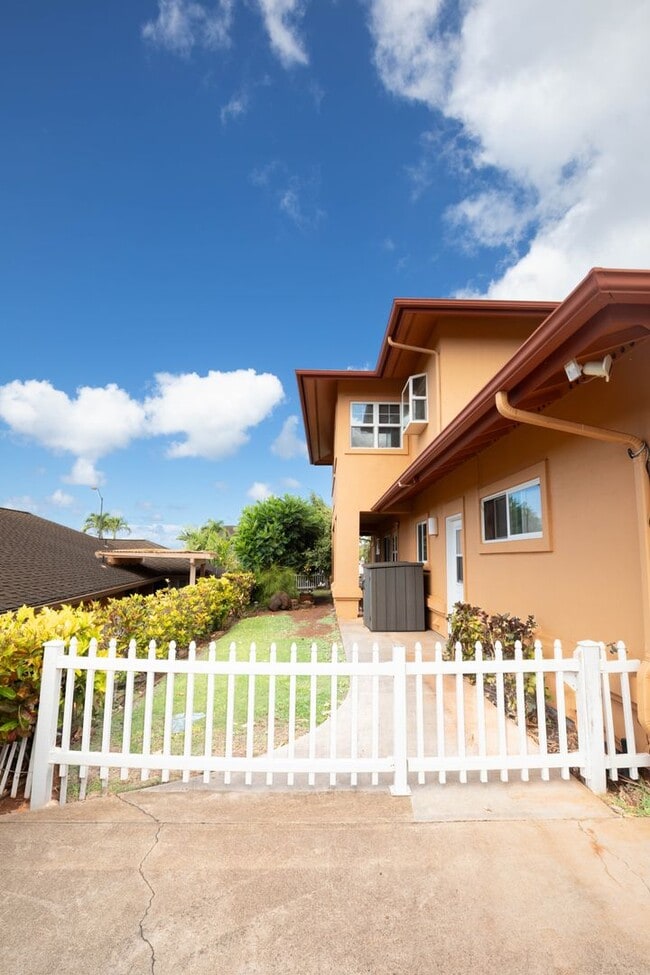 Building Photo - Kahana Ridge – Three Bedroom, Three Bathro...