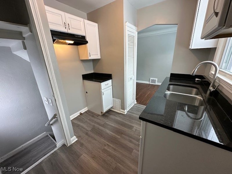 Building Photo - 5185 Anthony St