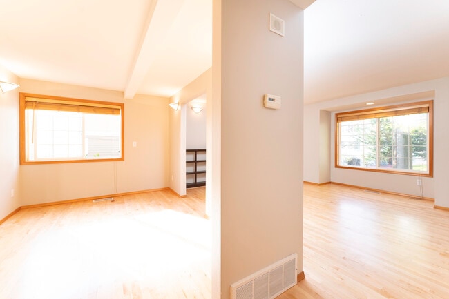 Building Photo - 1625 S Weller St