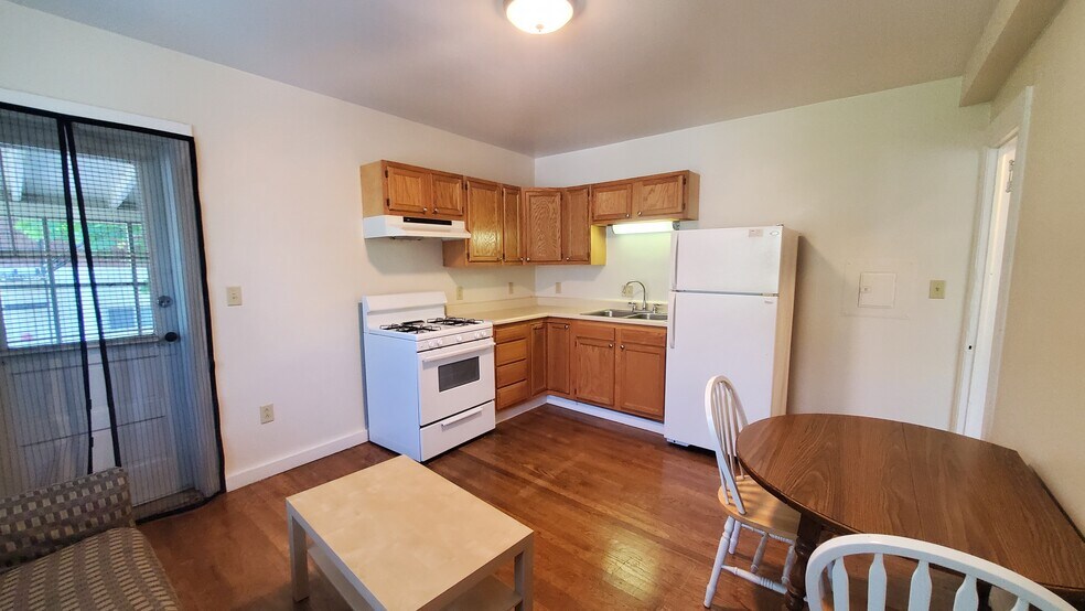 Kithcen/Living - 523 E Buffalo St