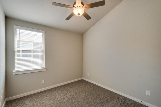 Building Photo - 714 Fallow Dr