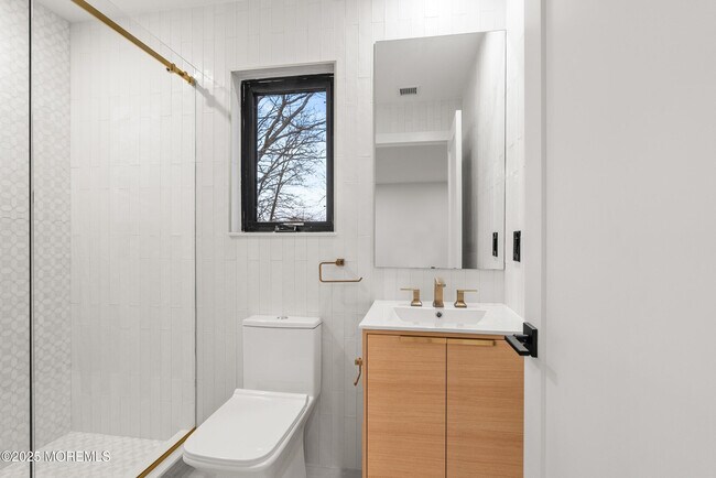 Building Photo - 459 Harnell Ave