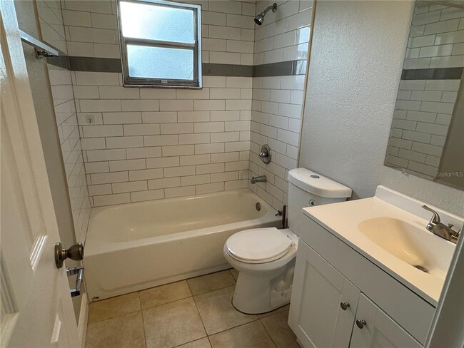 Building Photo - 5644 Silver Spur Dr