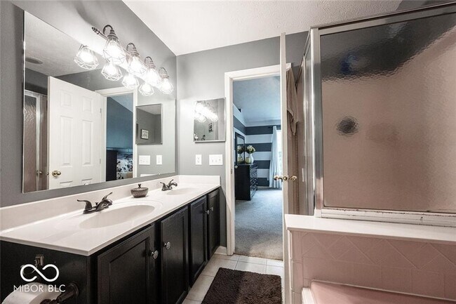 Building Photo - 9960 S Redmond Ct