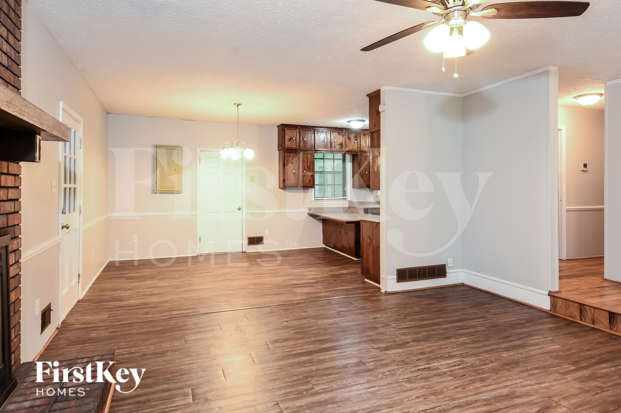 Building Photo - 3704 Newport Dr