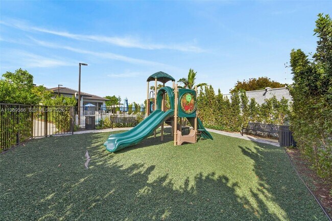 Building Photo - 8267 SW 120th Ter