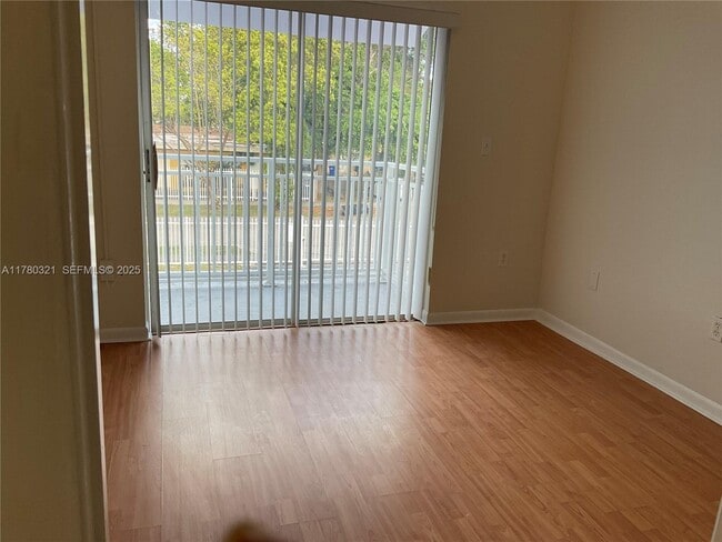 Building Photo - 2050 NE 140th St