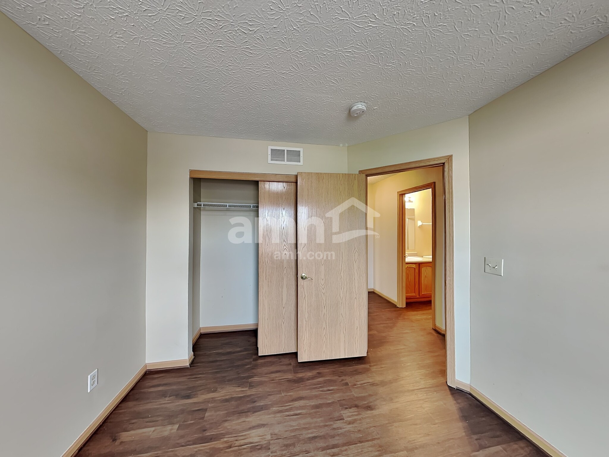 Building Photo - 5529 Hillbrook Dr