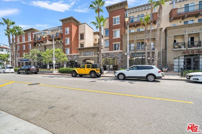 Building Photo - 6020 S Seabluff Dr