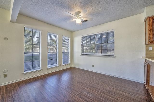 Building Photo - 720 Lakeshore Dr