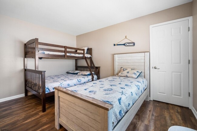 Building Photo - 10 Explorer Rd