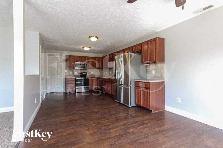 Building Photo - 6009 Copeland Lakes Dr