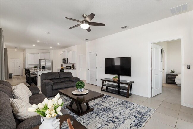 Building Photo - 3 Bedrooms | 2 Bathrooms | 2-Car Garage | Fully Fenced Yard