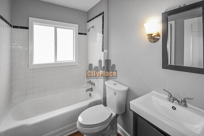 Building Photo - 4726 E 34th St