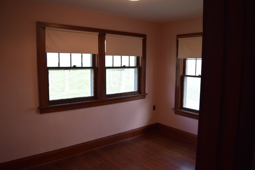 27419 #3 Bedroom - 27419 Elmtree Rd