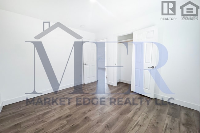 Building Photo - 5Bed/3Bath Home University/McClintock! $399 MOVE-IN SPECIAL! Ready for Immediate Move-In!