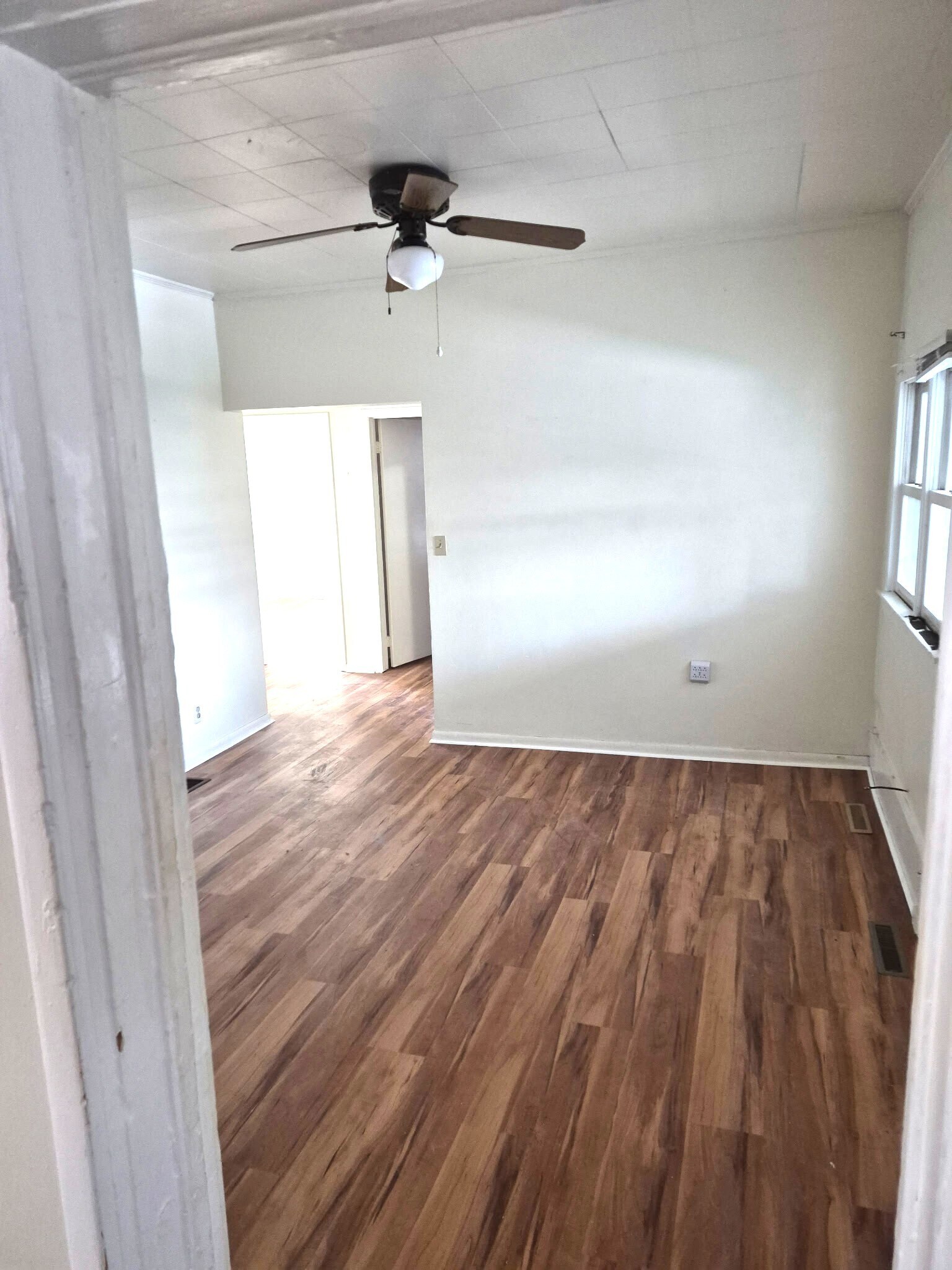 Building Photo - 225 1/2 W 18th St