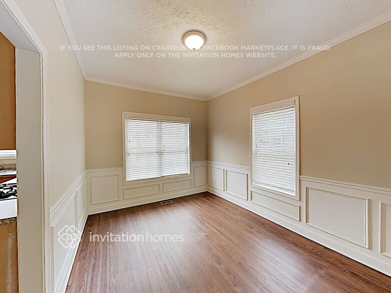 Building Photo - 3145 Claridge Dr SW