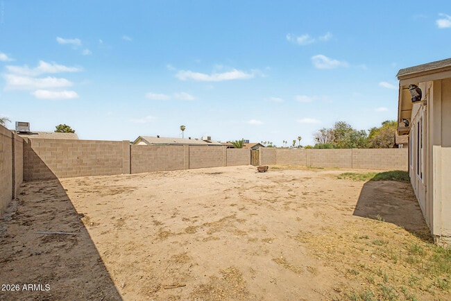 Building Photo - 932 W Libra Dr