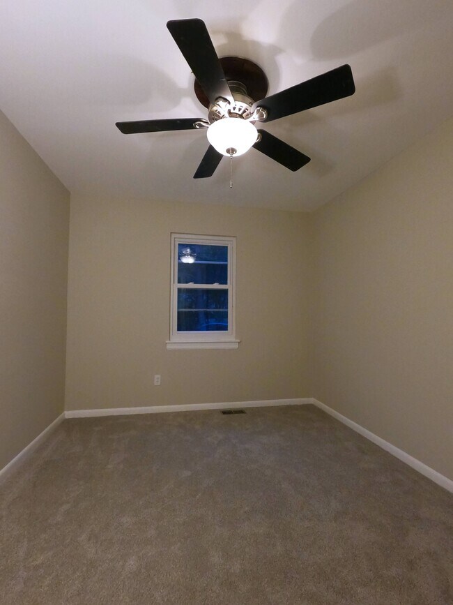 Building Photo - 2611 Chancer Dr