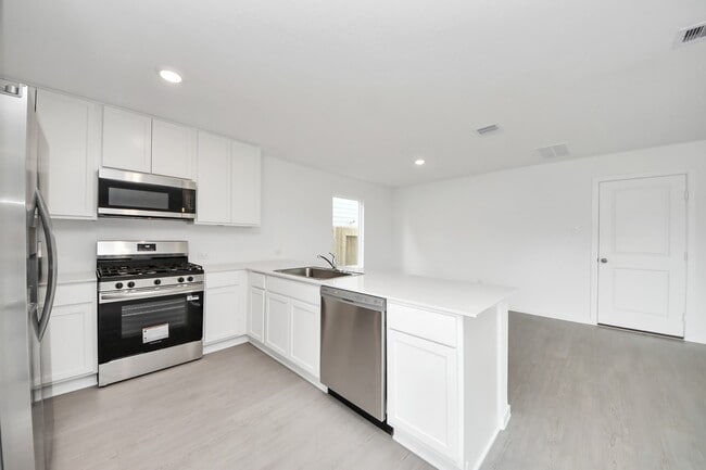 Building Photo - 13338 Rayhill Dr