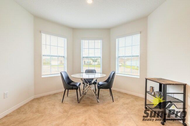 Building Photo - 2007 Glenbrooke Rd.