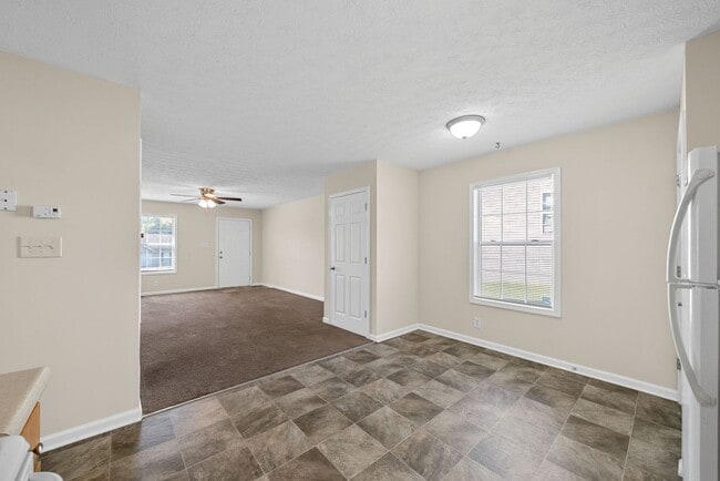 Building Photo - 105 Solid Rock Ct