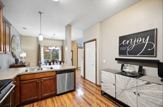 Building Photo - 18422 Lafayette Way