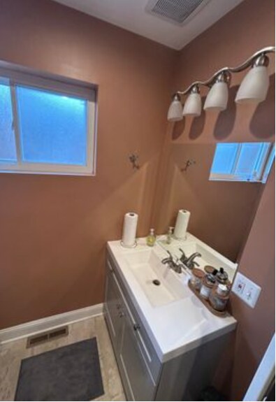 Building Photo - 9143 S Cottage Grove Ave