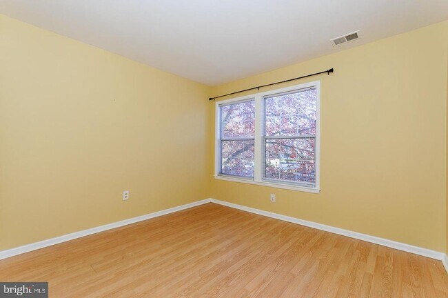 Building Photo - 115 Cascade Ct