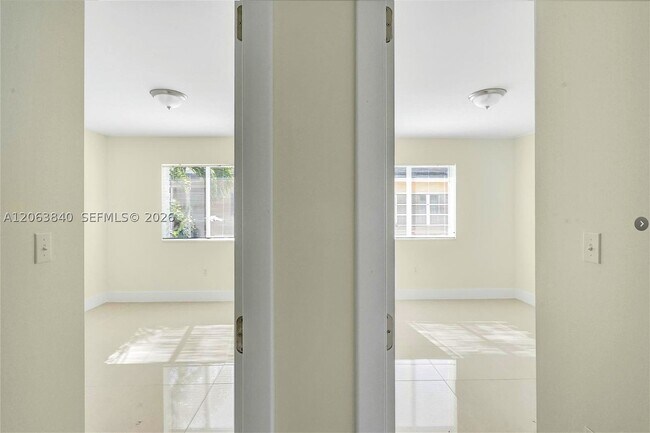 Building Photo - 4643 NW 15th Ave