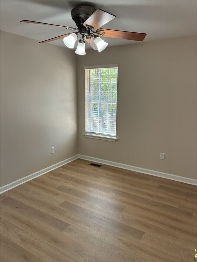 Building Photo - 122 Woodbridge Ct