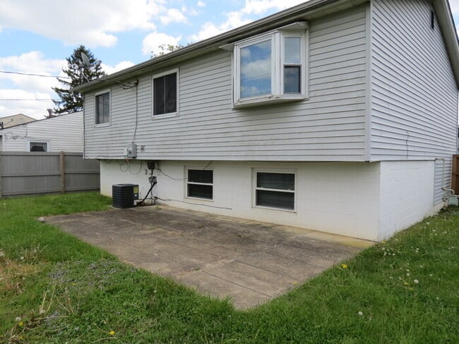 Building Photo - 924 Ruma Rd