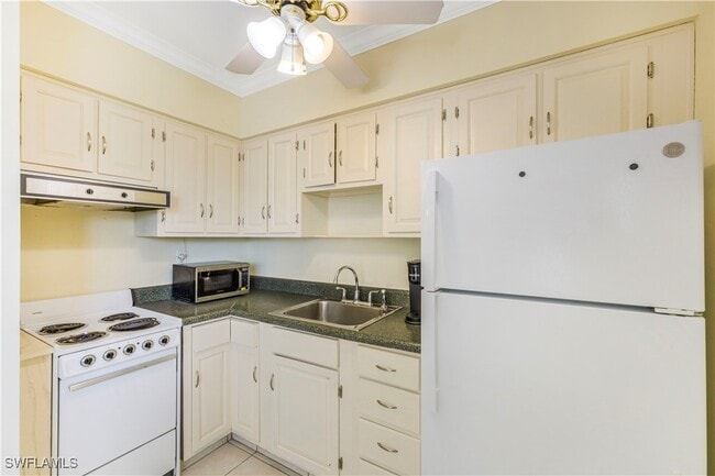 Building Photo - 190 N Collier Blvd