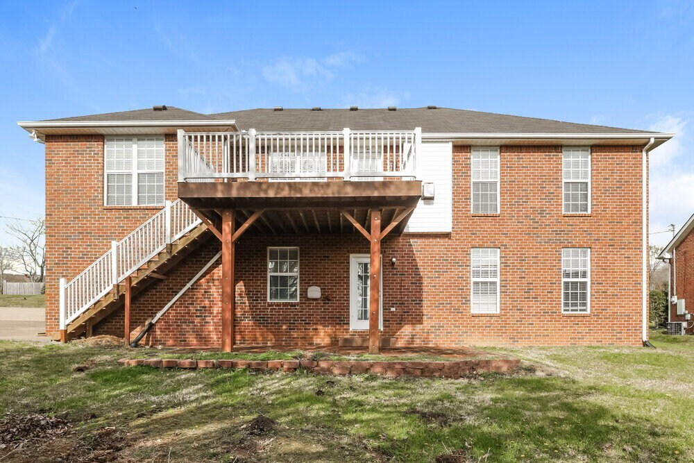 Building Photo - 806 Bristol Dr