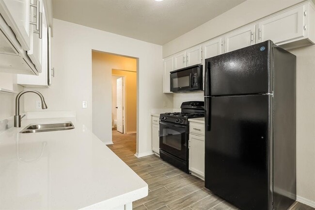 Building Photo - 725 Lapwing Rd