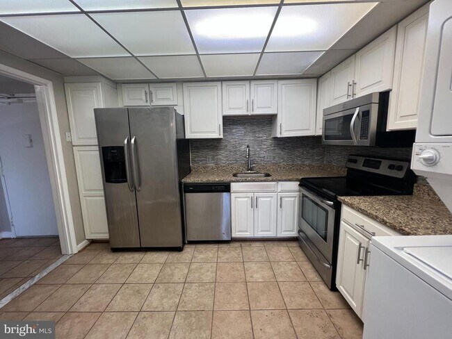 Building Photo - 6301 Stevenson Ave