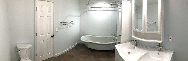 Master bath_1 (panoramic) - 1818 Alston Avenue