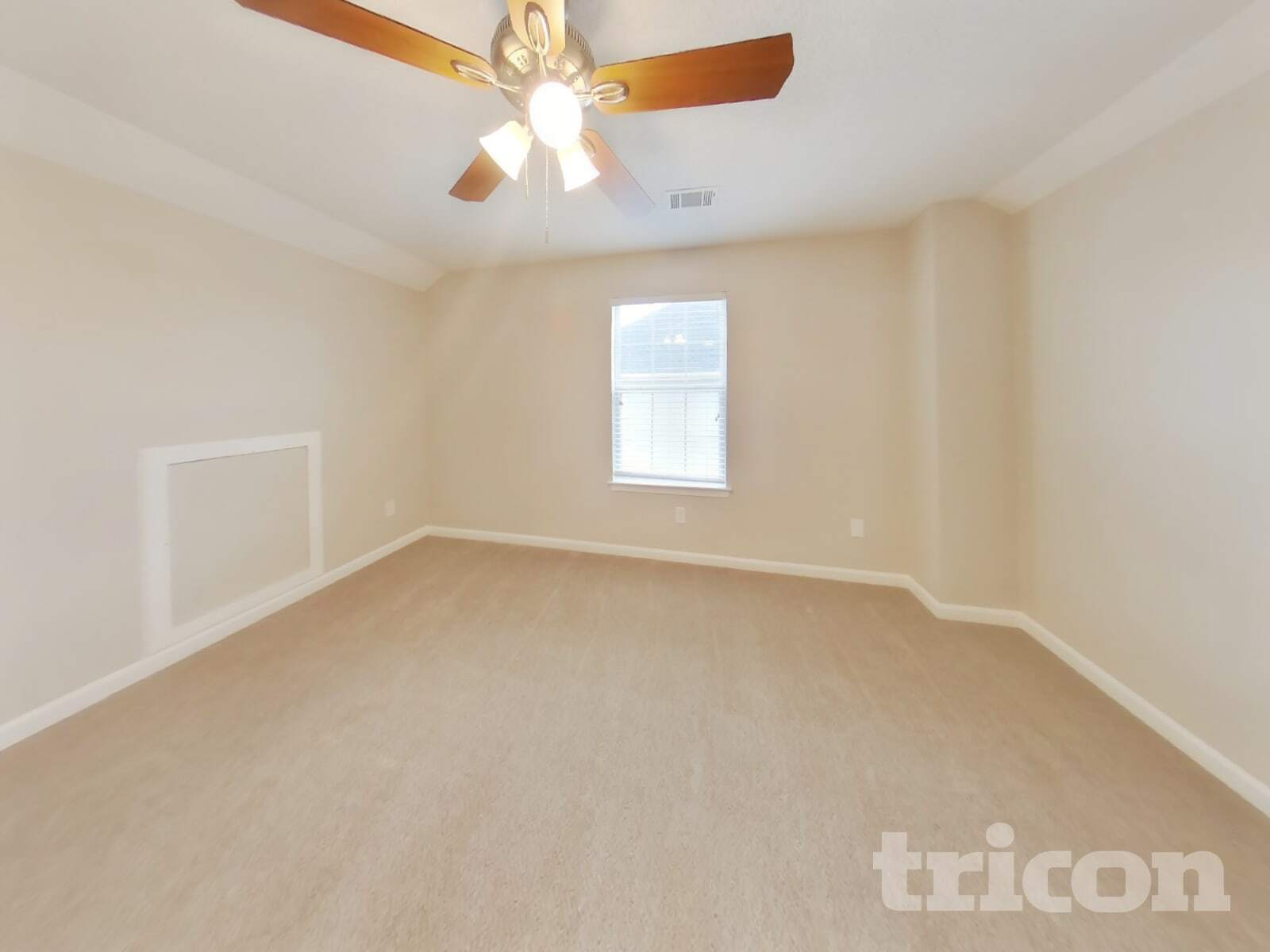 Building Photo - 9493 Creekside Rd