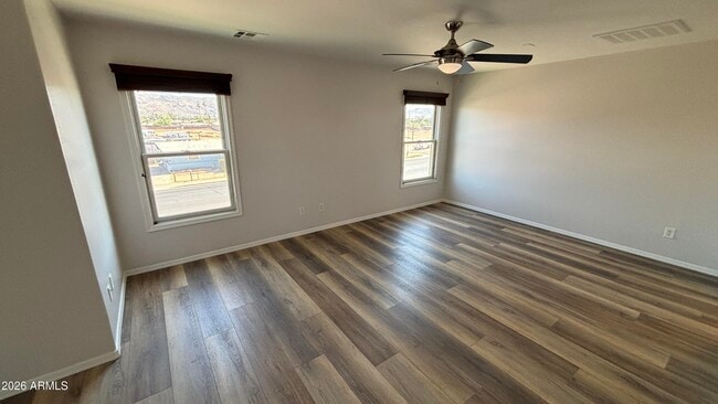 Building Photo - 2125 E Huntington Dr